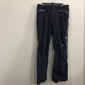Mountain Hardwear black men’s large gore Tex soft shell ski pants